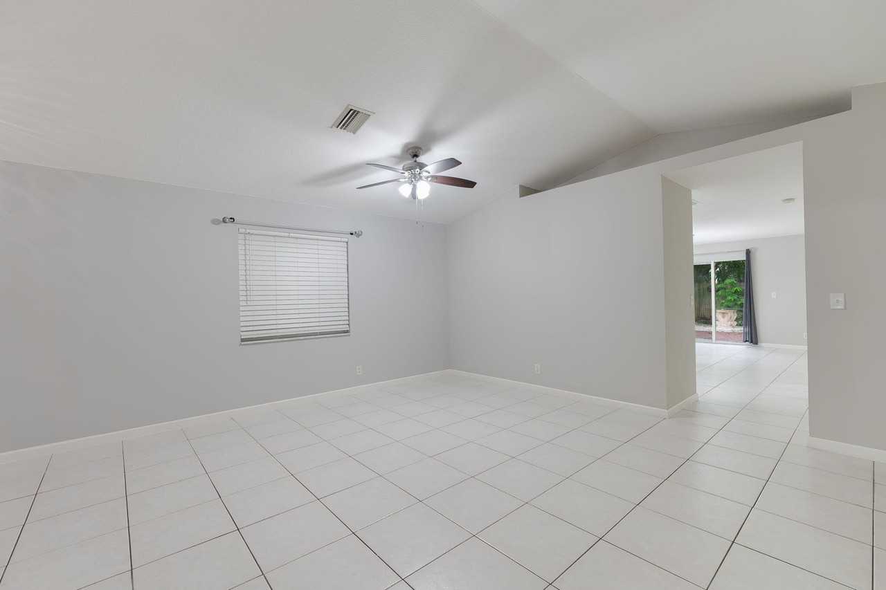 622 Lytle St - Photo 6 of 32