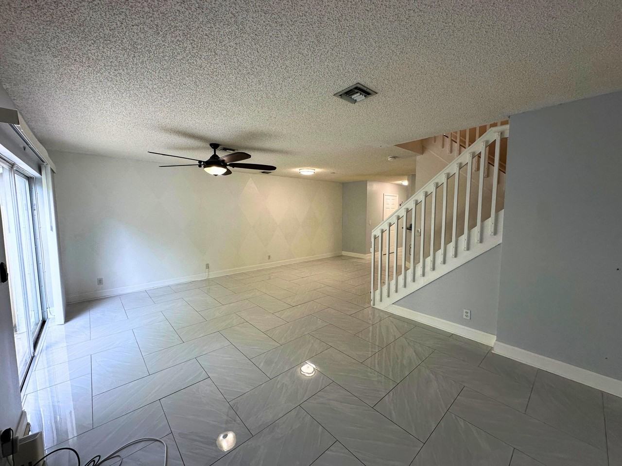 4747 Sw 14th St - Photo 5 of 25