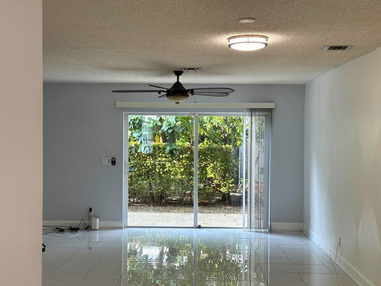 4747 Sw 14th St - Photo 6 of 25