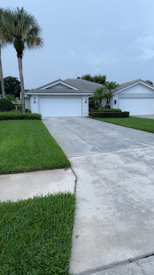 4426 Lacey Oak Dr