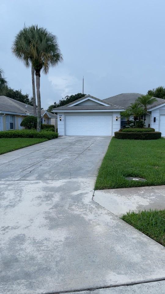 4426 Lacey Oak Dr - Photo 2 of 22