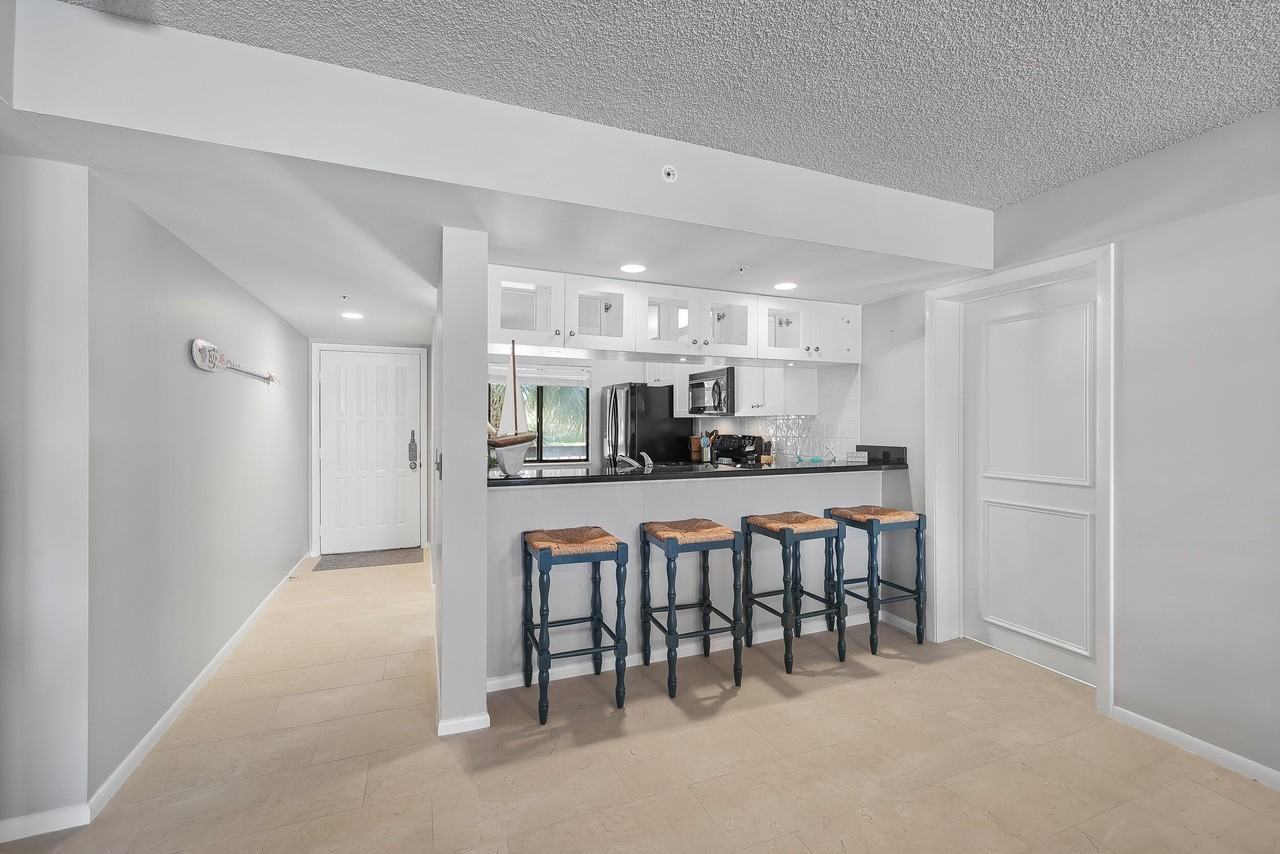 1601 Marina Isle Way #202 - Photo 6 of 23