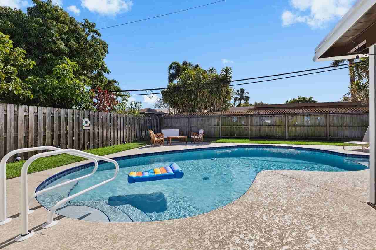 328 Balsam St - Photo 3 of 26