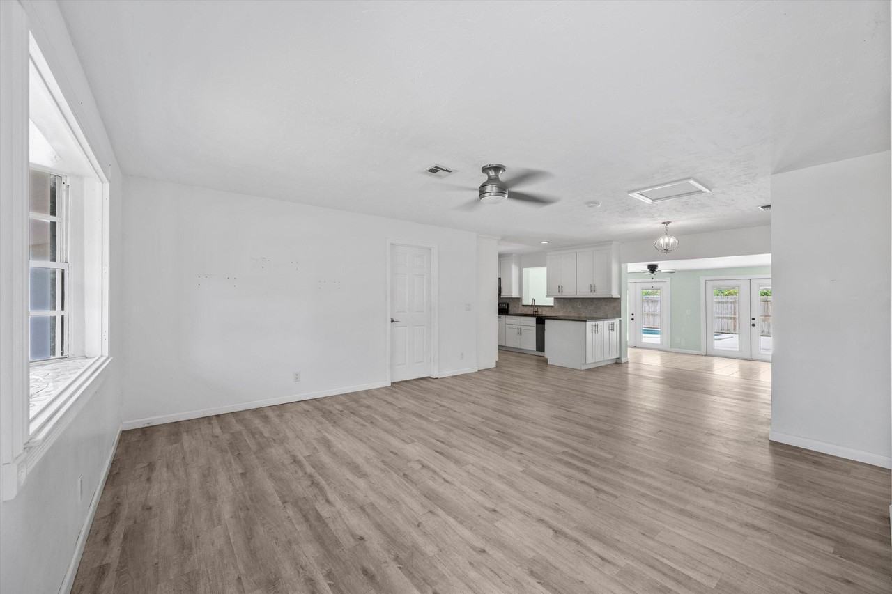 12069 Easterly Ave - Photo 6 of 37