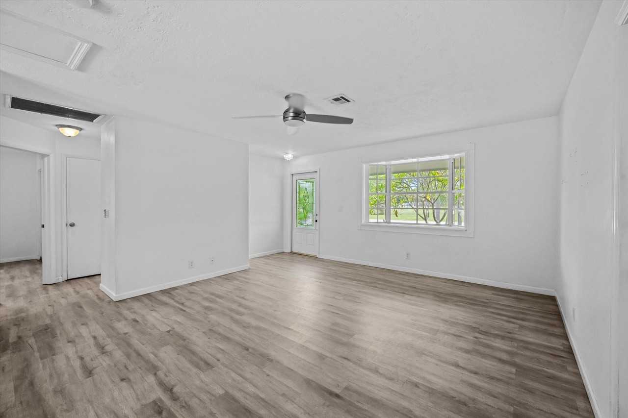 12069 Easterly Ave - Photo 7 of 37