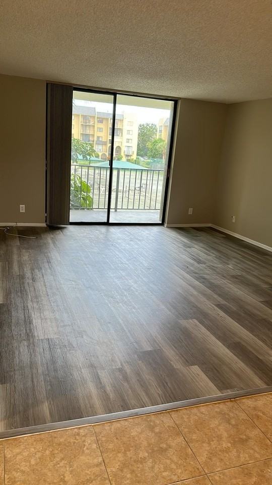 2786 Tennis Club Dr #205 - Photo 7 of 15