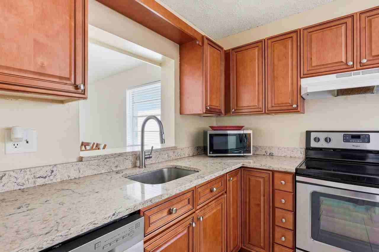 2825 Sw 22nd Ave #201 - Photo 4 of 21