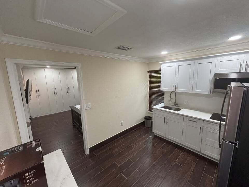 1257 Se Airoso Blvd #C - Photo 5 of 14