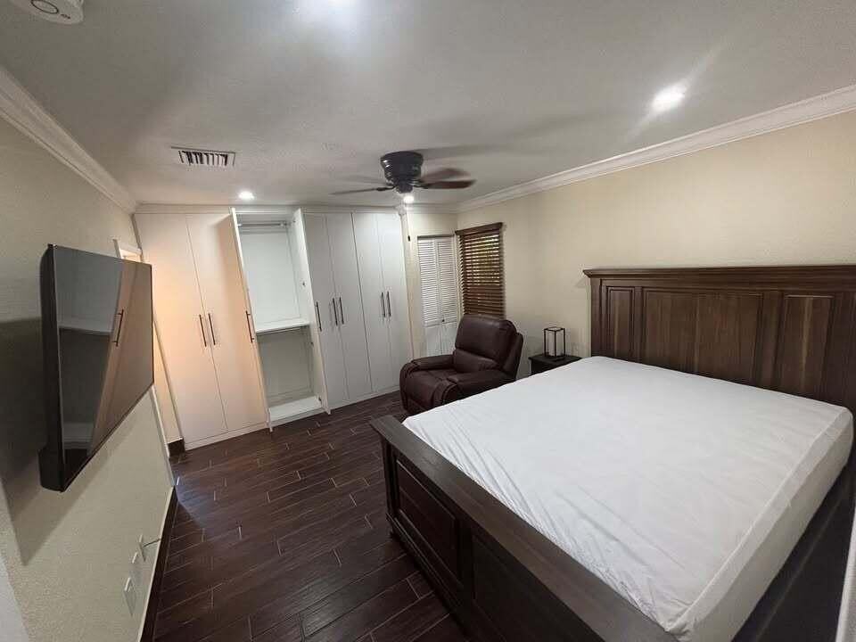 1257 Se Airoso Blvd #C - Photo 6 of 14