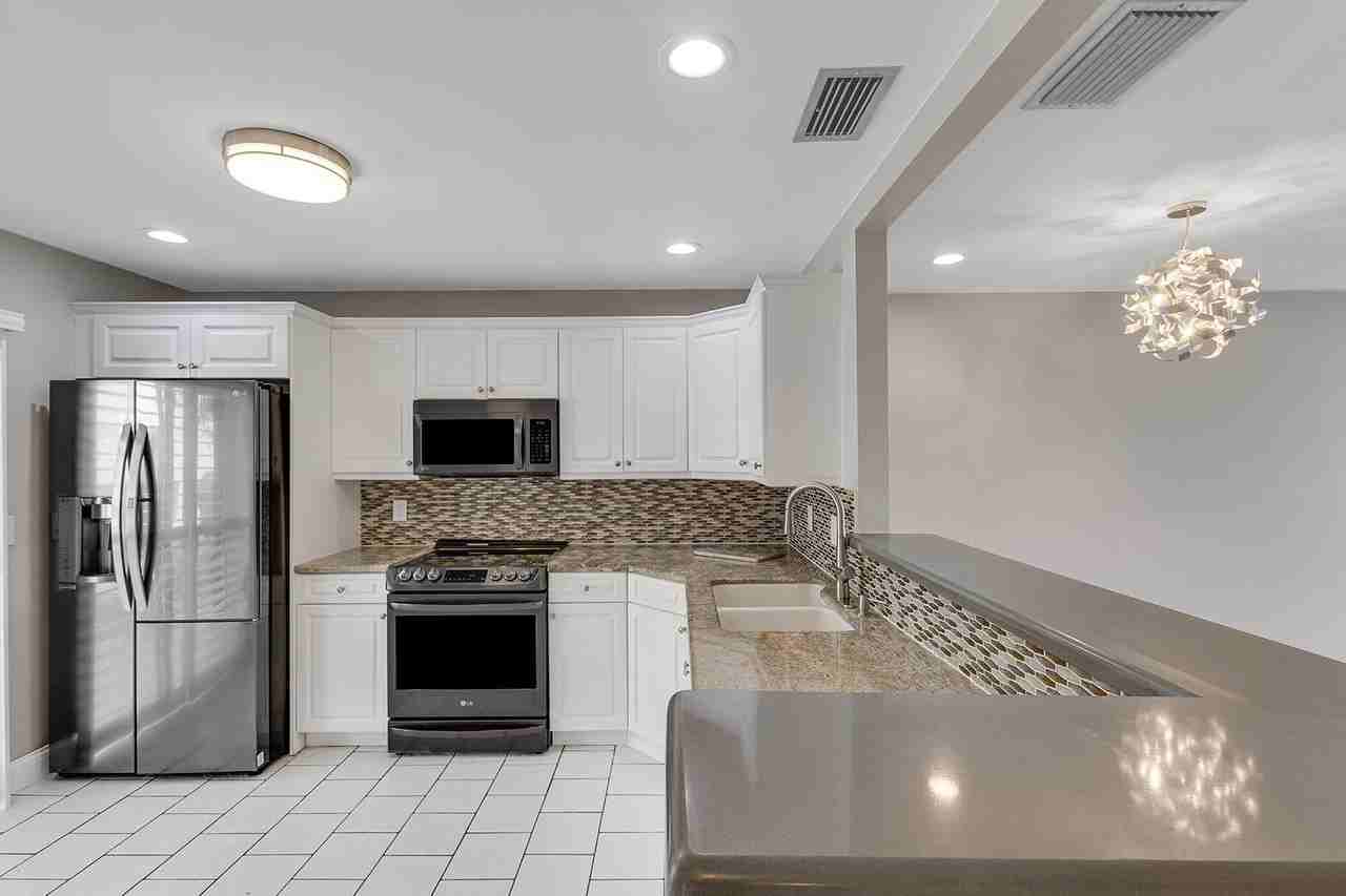 423 Narrowleaf Ct - Photo 3 of 26
