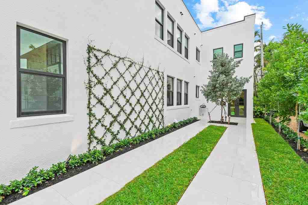 226 Oleander Ave #3 - Photo 3 of 18