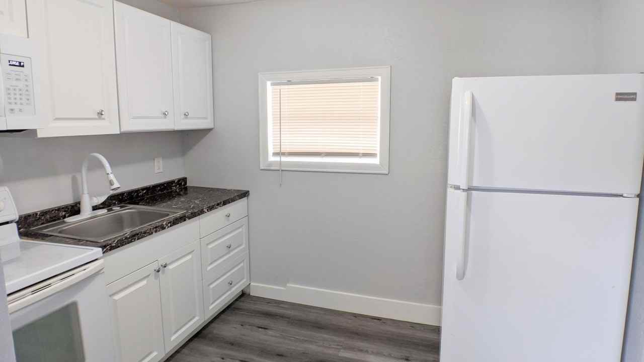 1945 Liberty St #1 - Photo 4 of 29