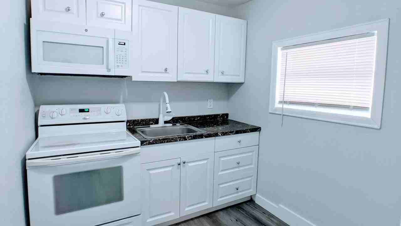 1945 Liberty St #1 - Photo 5 of 29