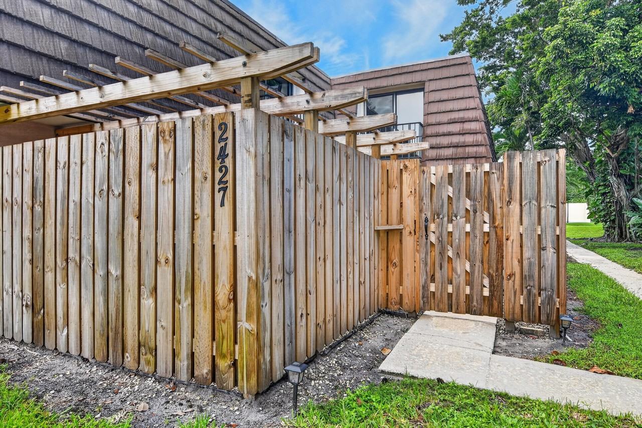 2427 24th Ln - Photo 3 of 38