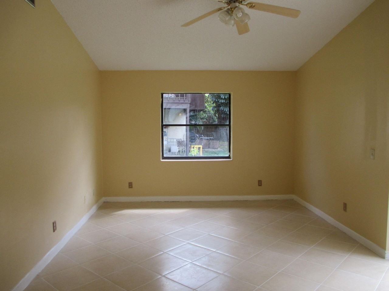3757 Mil Pond Ct - Photo 5 of 6