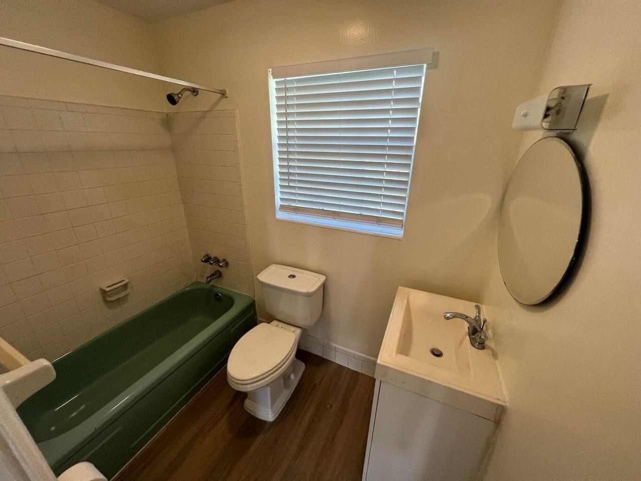 1150 W Blue Heron Blvd #7 - Photo 4 of 5