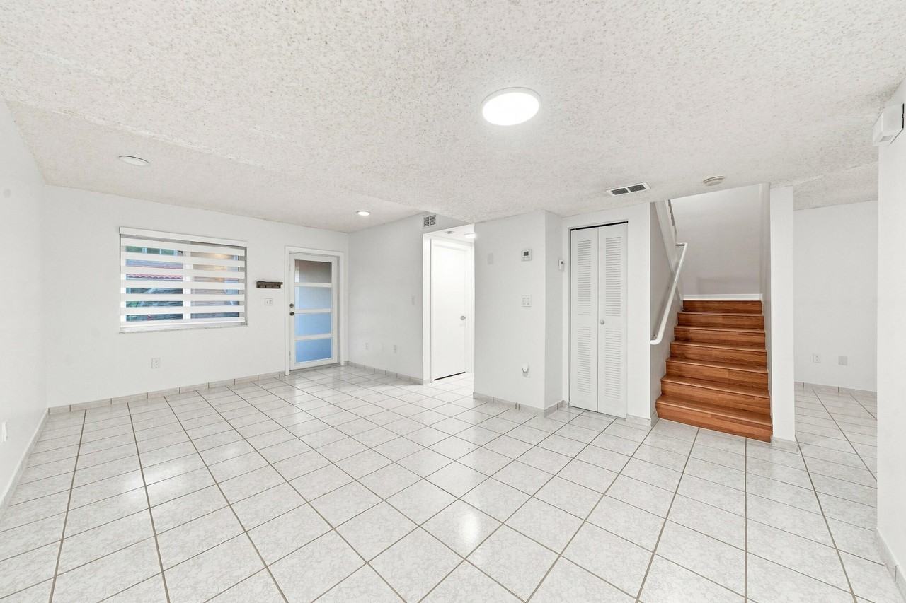 2217 W 69th St #2217A - Photo 2 of 21
