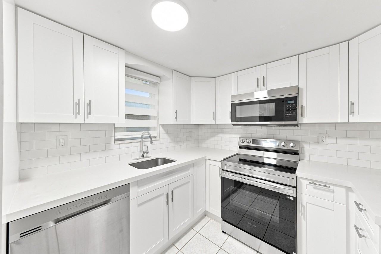 2217 W 69th St #2217A - Photo 6 of 21