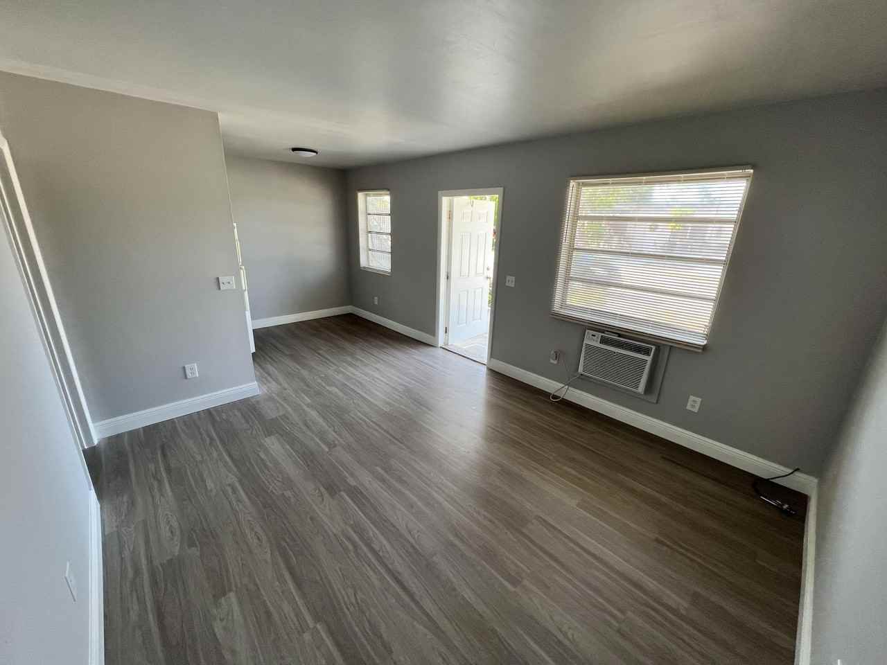 1502 N Federal Hwy #2 - Photo 3 of 8