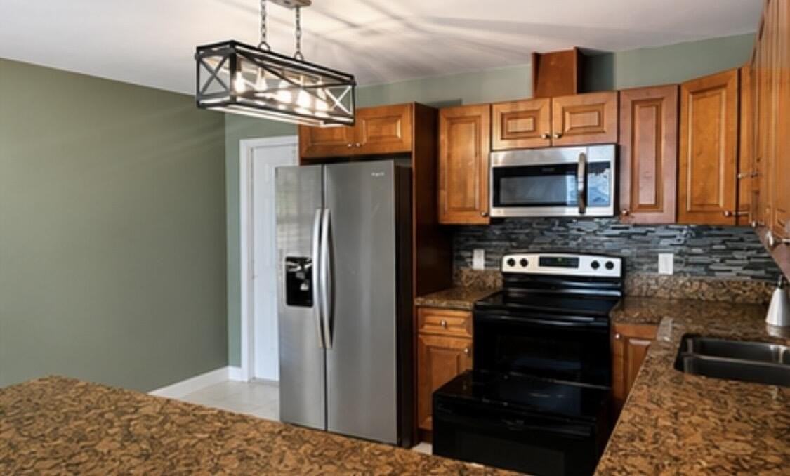 712 Ne 3rd Ave - Photo 2 of 11