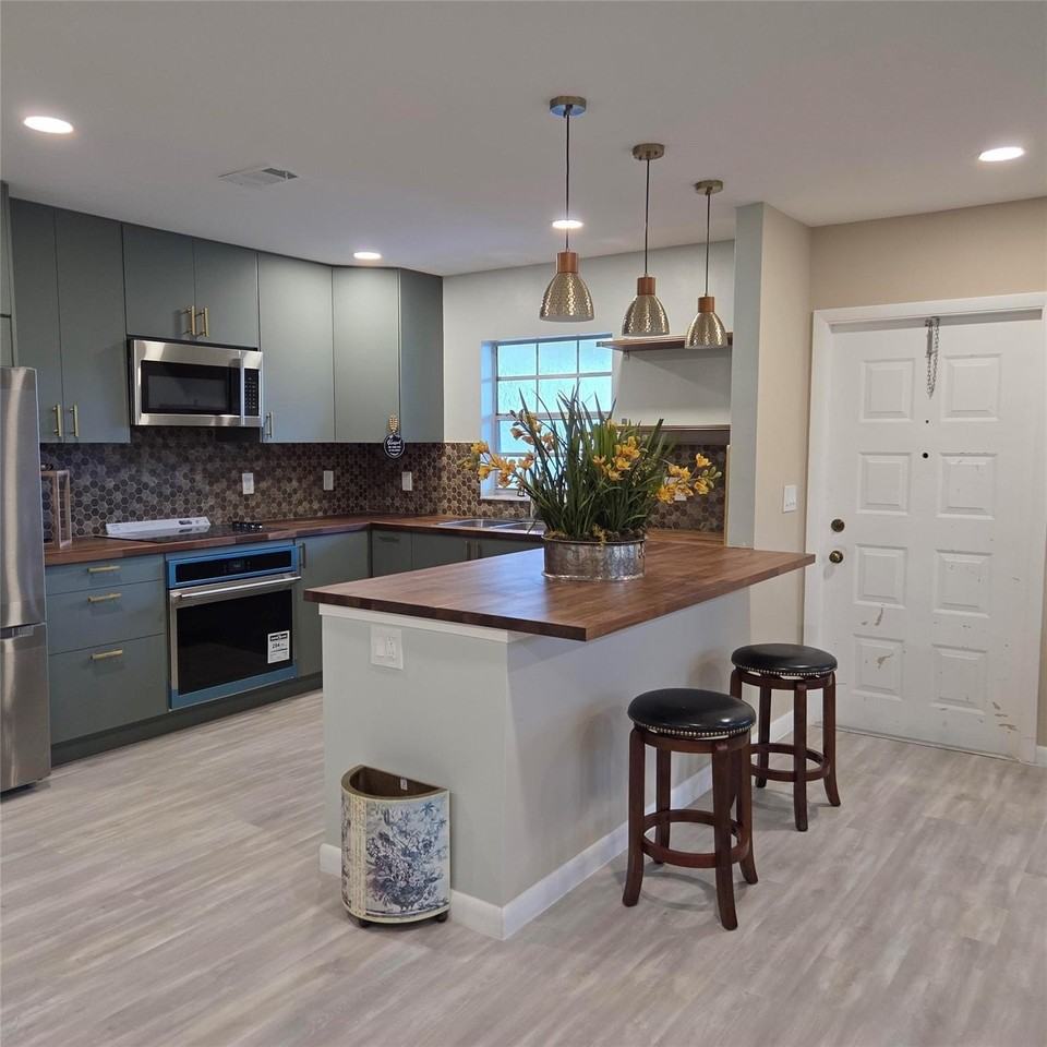 5385 Lakefront Blvd #A - Photo 3 of 31