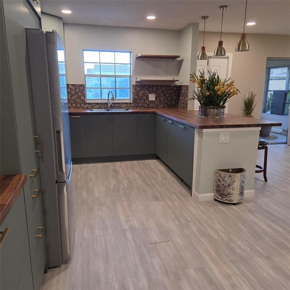 5385 Lakefront Blvd #A - Photo 4 of 31
