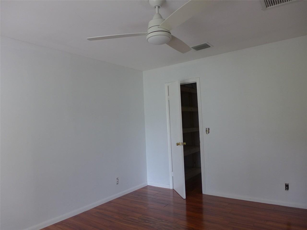 2810 Sw Natura Blvd #D - Photo 5 of 12