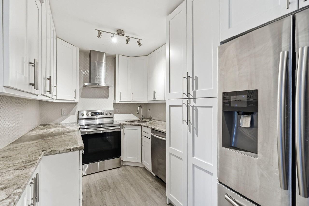 1104 Green Pine Blvd #G1 - Photo 5 of 45