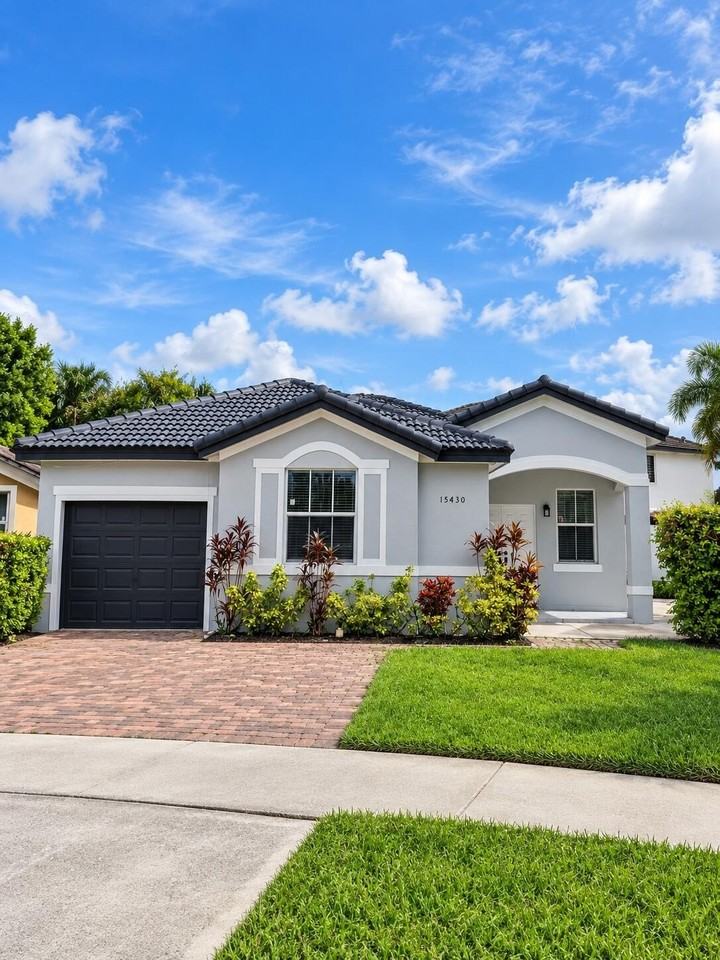 15430 Sw 38th Ter - Photo 2 of 30