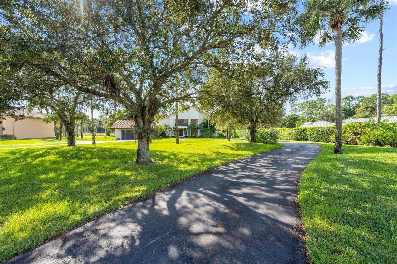 12638 Quercus Ln - Photo 2 of 44