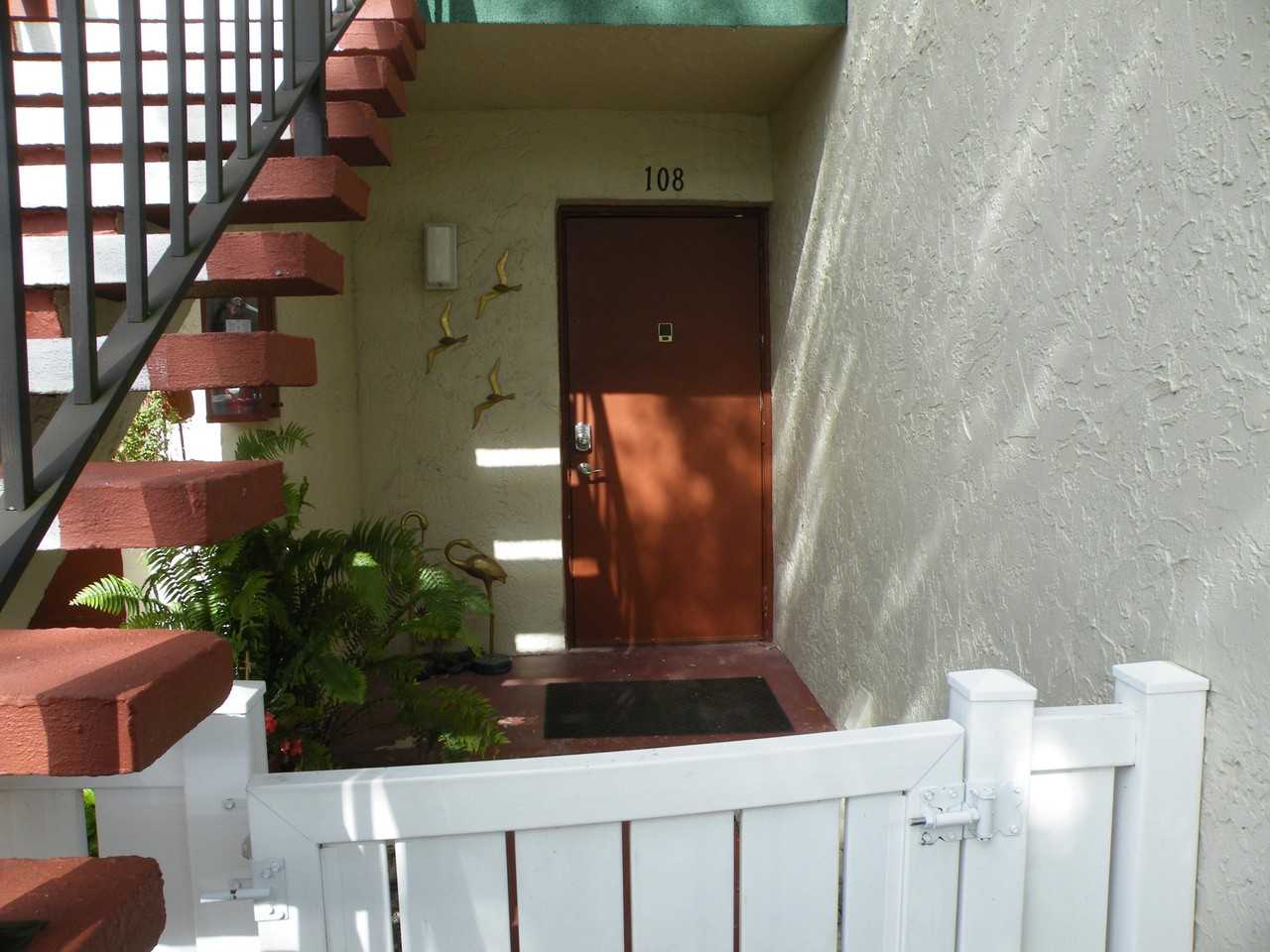 15 Willowbrook Ln #108 - Photo 2 of 25