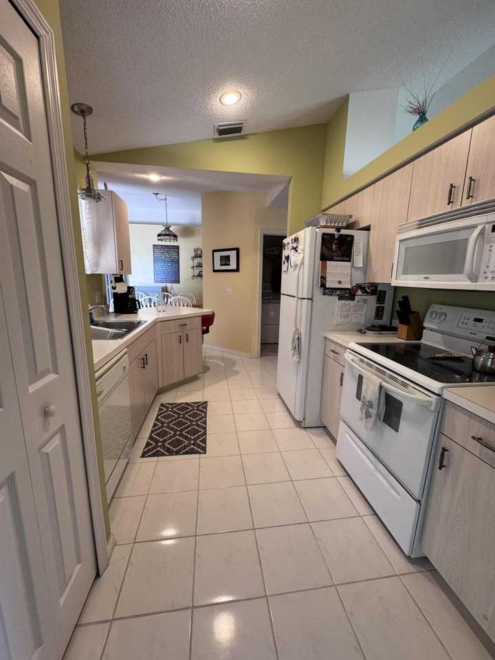 3882 Sw Chaffin St - Photo 4 of 20