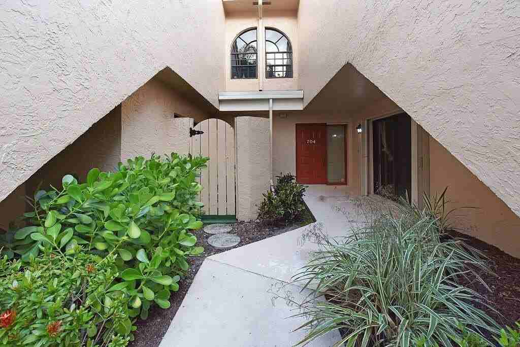 17340 Boca Club Blvd #704 - Photo 4 of 24