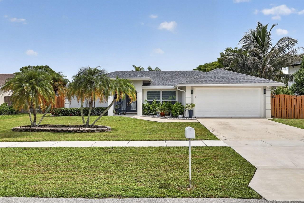 1390 Pine Valley Dr - Photo 4 of 39