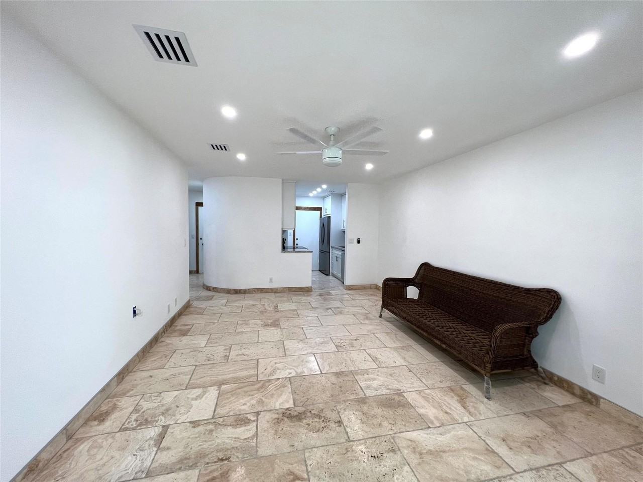 2250 Ne 66th St #1508 - Photo 3 of 30