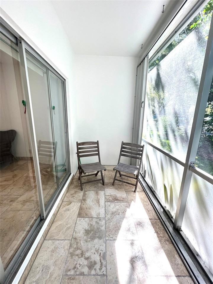 2250 Ne 66th St #1508 - Photo 5 of 30