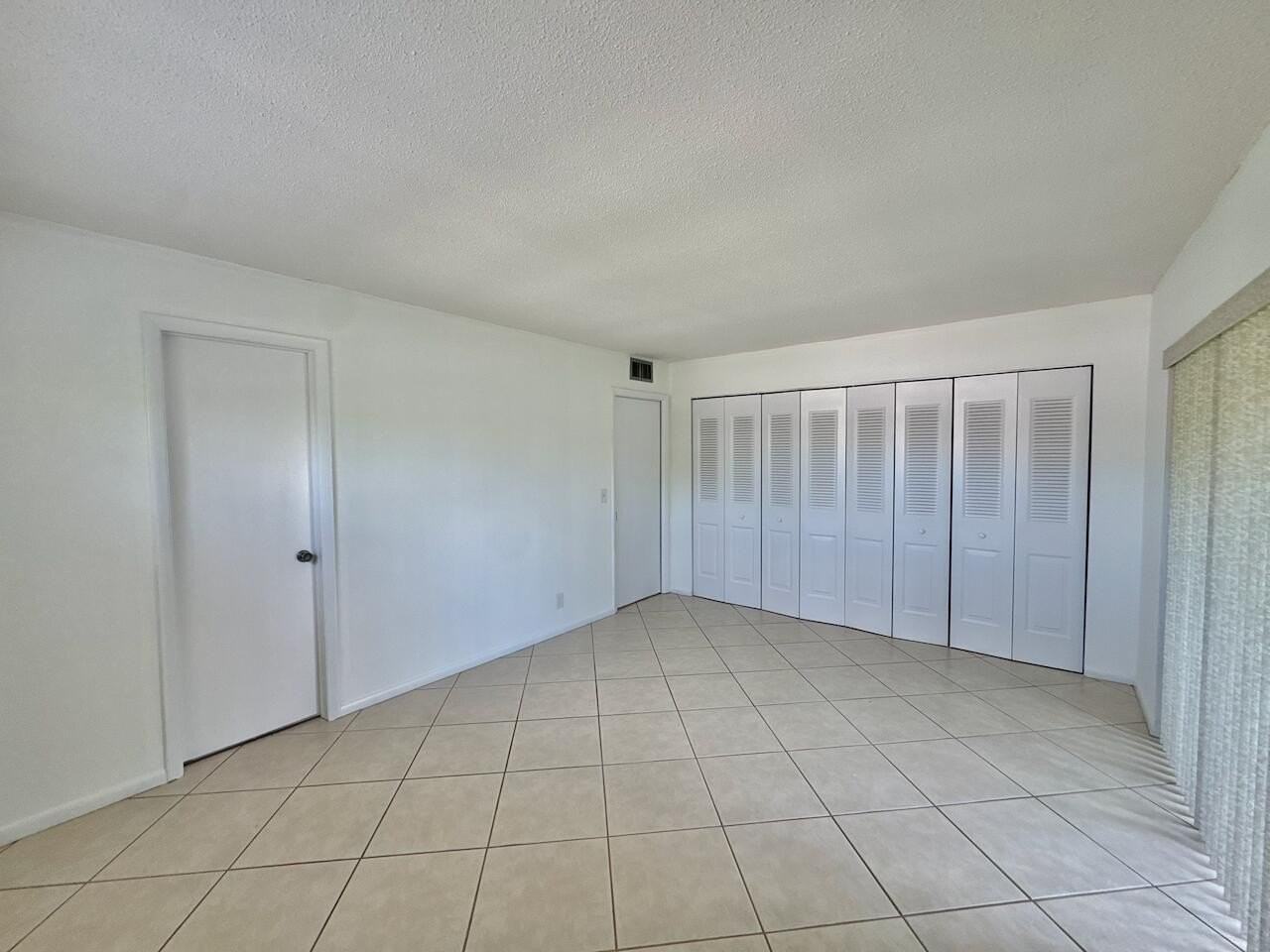 44 Canterbury B - Photo 7 of 11