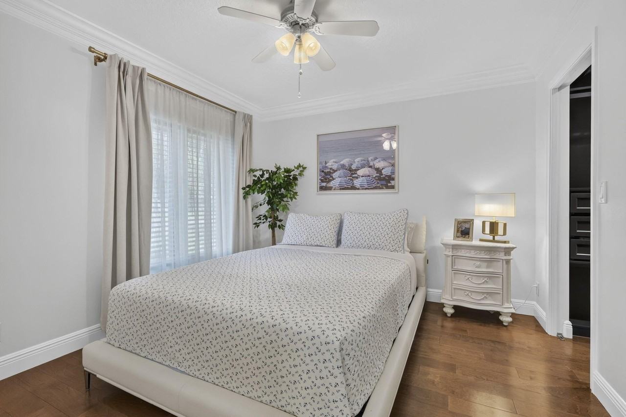 1204 Mulberry Pl - Photo 7 of 50
