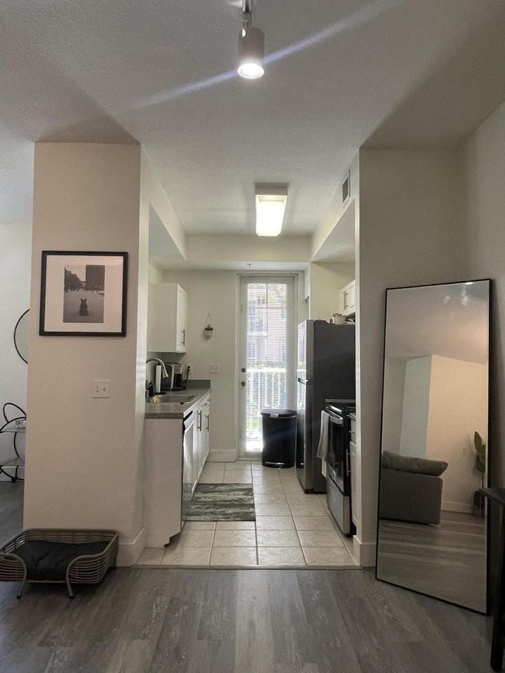 1116 University Blvd #11 - Photo 3 of 11