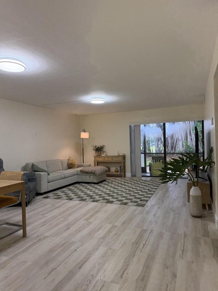 170 Nw 70th St #1030 - Photo 4 of 12