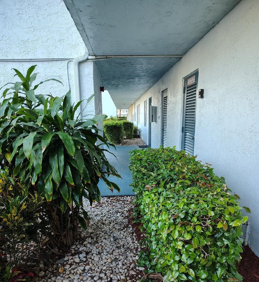 7680 Nw 18th St #105 - Photo 4 of 50