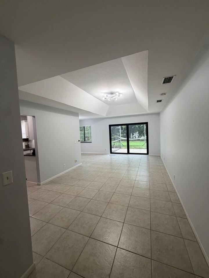 20970 Concord Green Dr E #E - Photo 3 of 10
