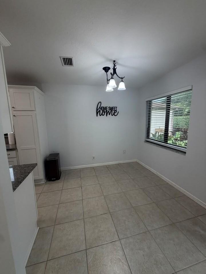 20970 Concord Green Dr E #E - Photo 4 of 10