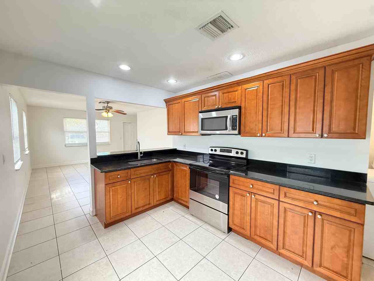 3438 Se Iris St - Photo 6 of 17