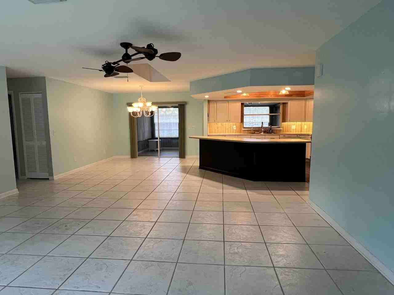 1916 Coconut Dr - Photo 6 of 33
