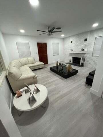 291 E Boca Raton Rd - Photo 4 of 19