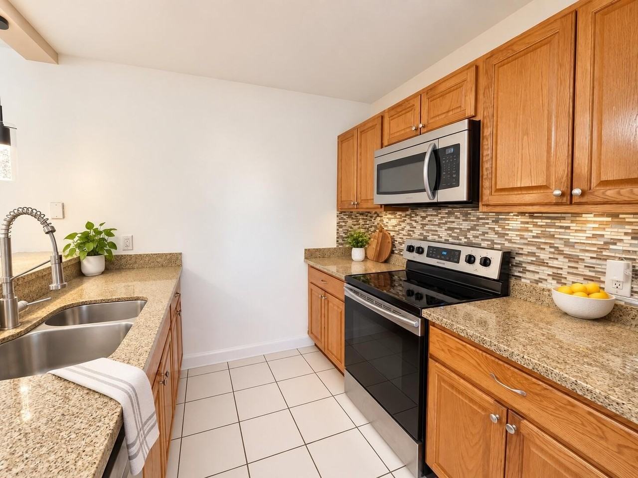 3308 33rd Way - Photo 3 of 9