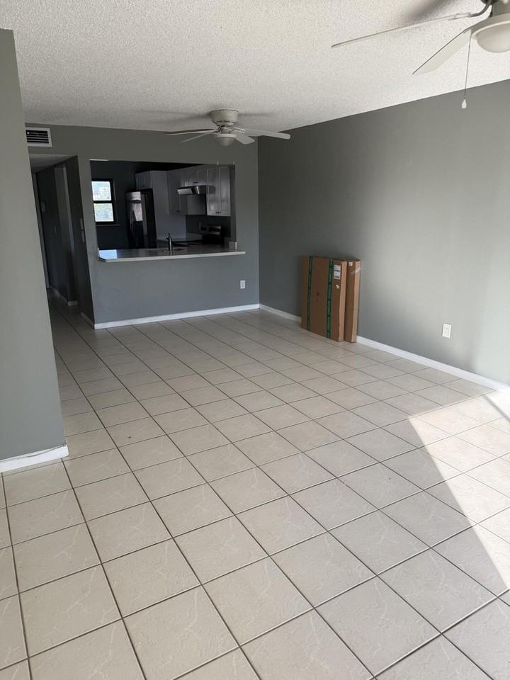 20735 Ne 8th Ct #206-12 - Photo 4 of 12