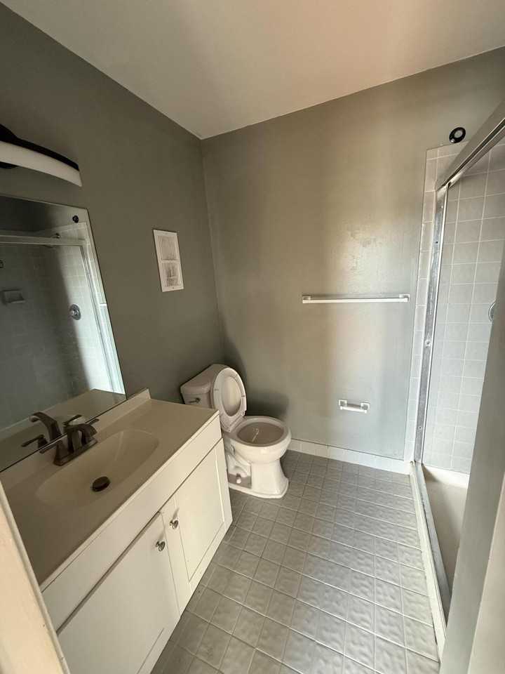 20735 Ne 8th Ct #206-12 - Photo 6 of 12