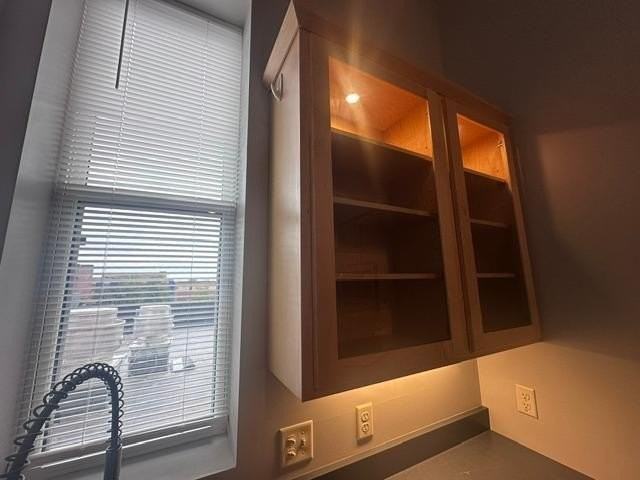 119 2nd Ave Ne #3 - Photo 3 of 12